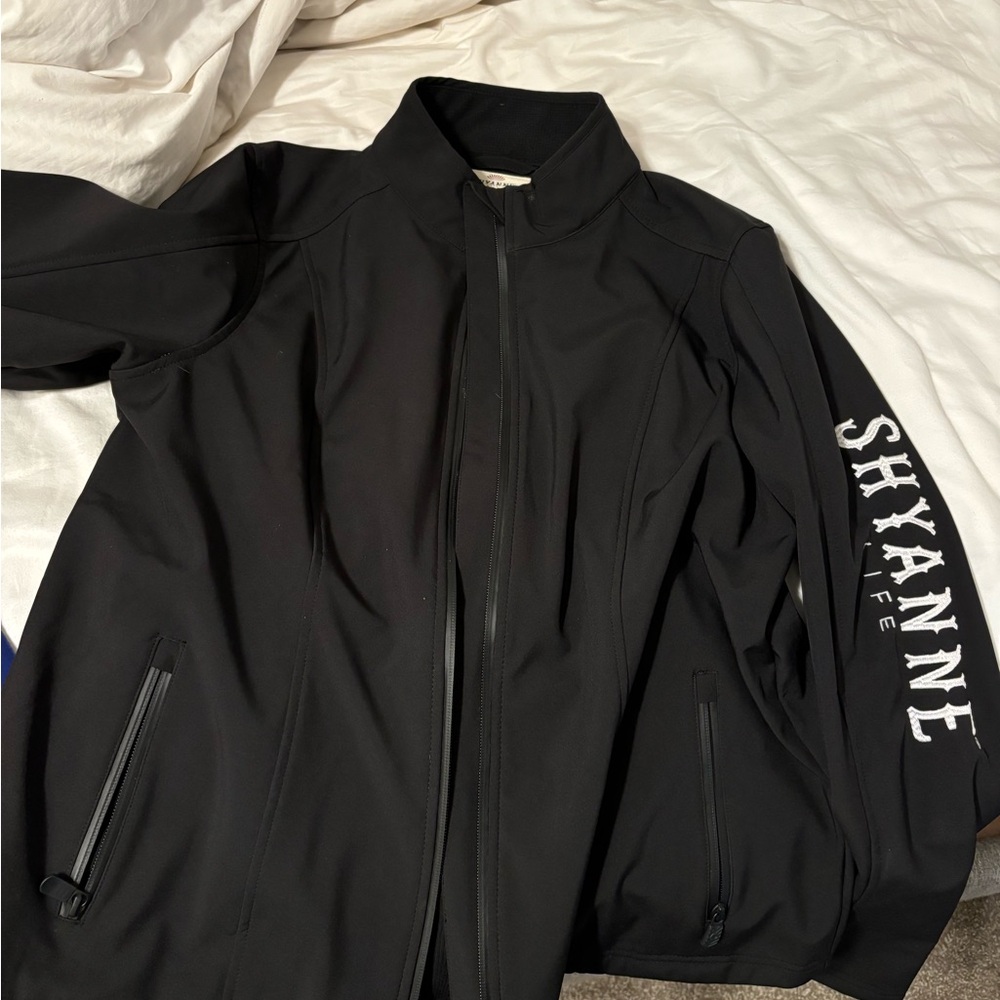 Shyanne Woman’s Softshell zip up Jacket bootbarn